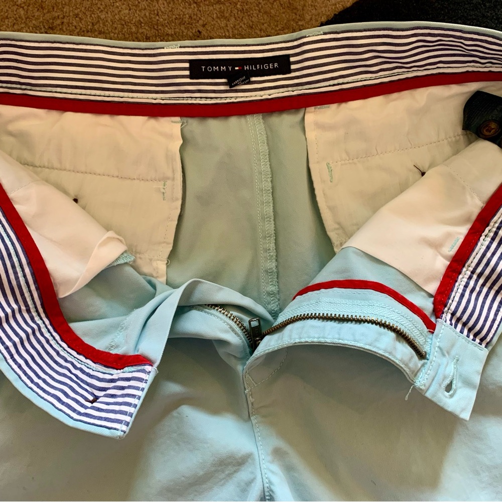 Men's Tommy Hilfiger, Classic Fit Chino Shorts Flat Front, Zip Fly. Exc Cond. - Picture 3 of 3